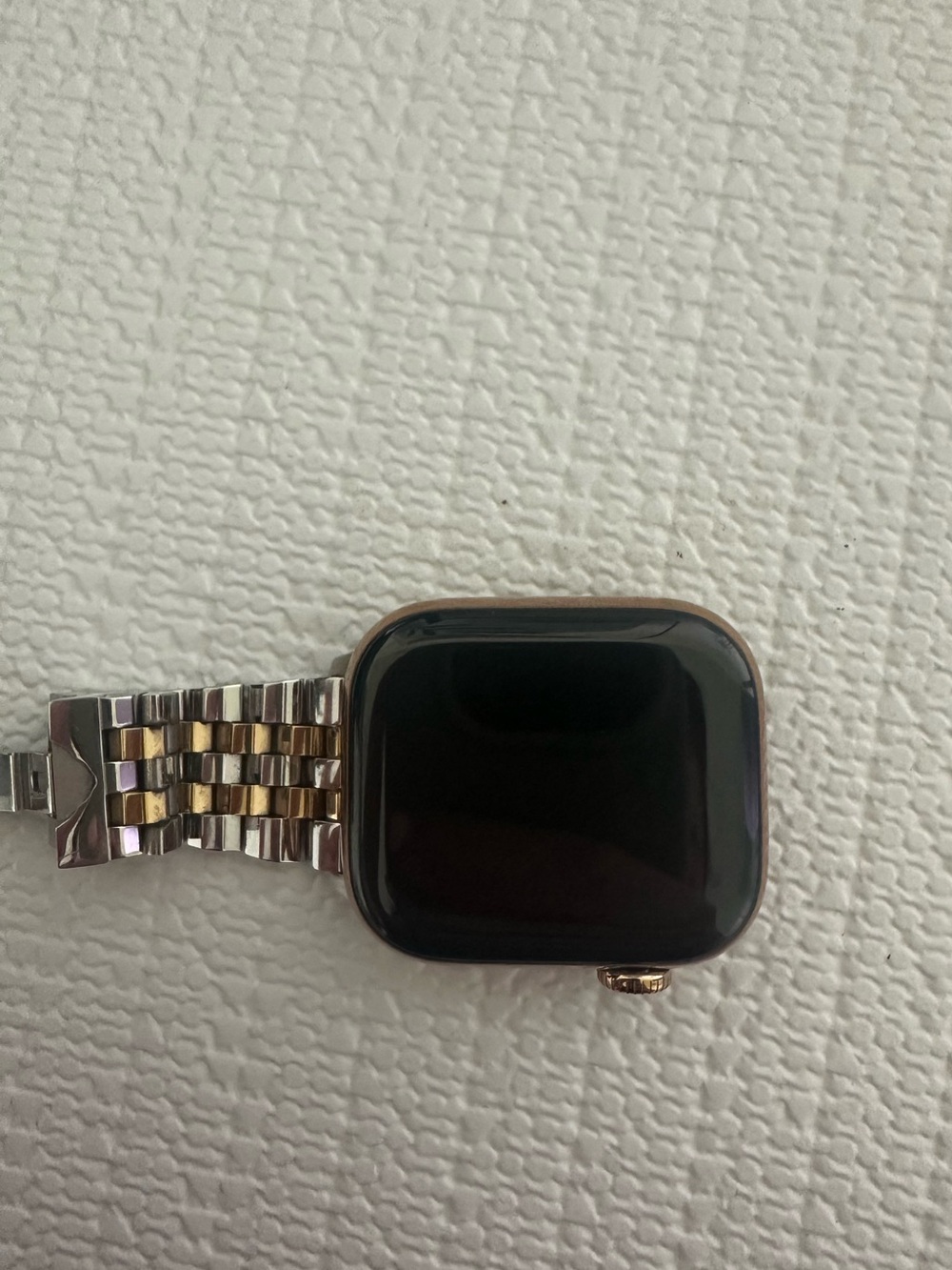 Apple Watch Series 10 Titanium 42mm A3001 (GPS + Cellular) Gold w/ Accessories - Picture 9 of 16